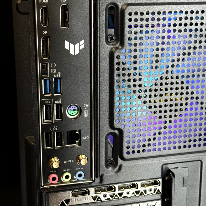 RYZEN 7 9800X3D + RTX 5070